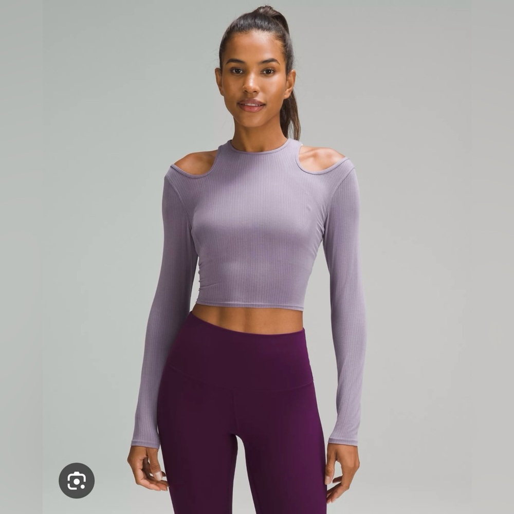 Lululemon shoulder cut-out yoga long sleeve shirt size 6